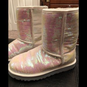 UGG classic short boot Sequins
